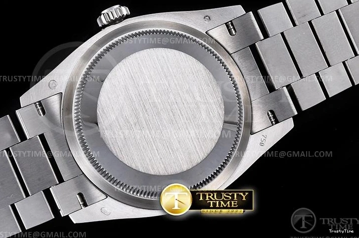 1019 RDD0224F – DayDate 36mm Vibrant 705